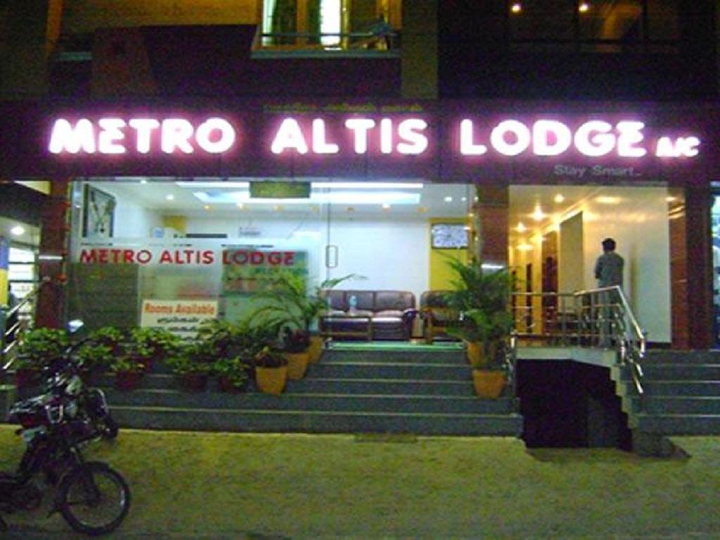 ארודה Metro Altis Lodge מראה חיצוני תמונה